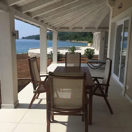 Niki Villa